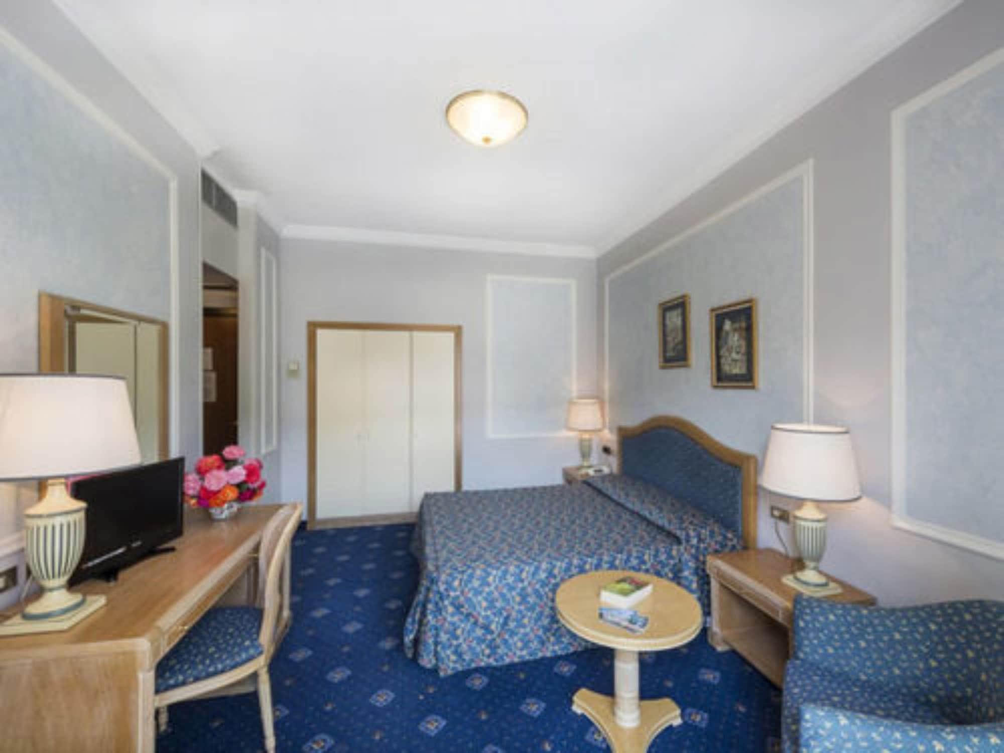 Astoria 4*