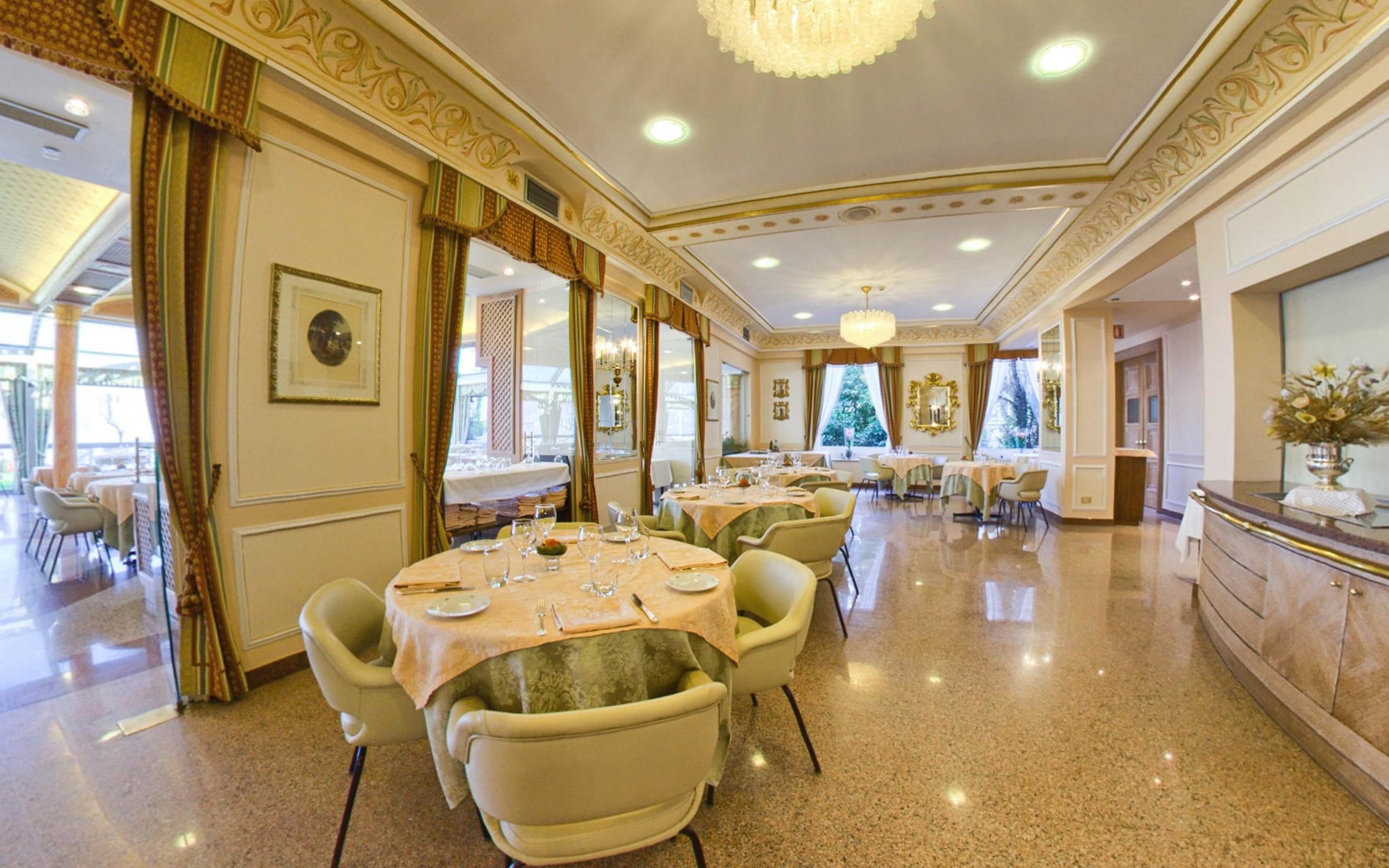 Hotel Astoria 4*