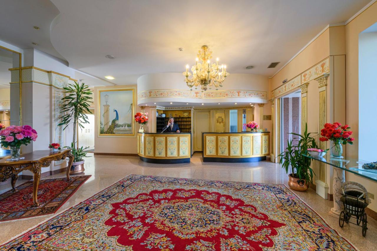 Hotel Astoria 4*
