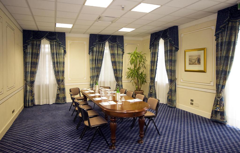 Astoria Hotel 4*